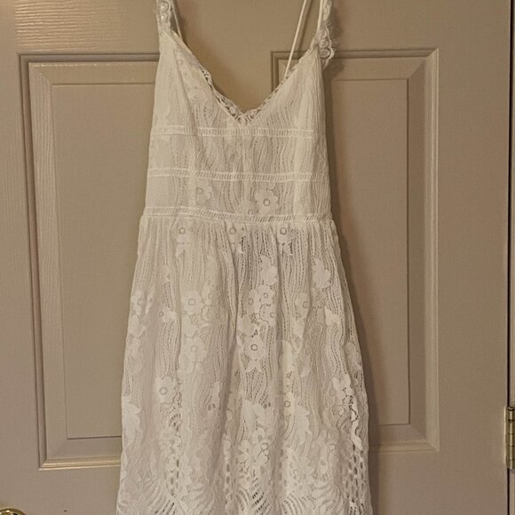 YOINS White Sleeveless V-Neck Sundress - Picture 3 of 9